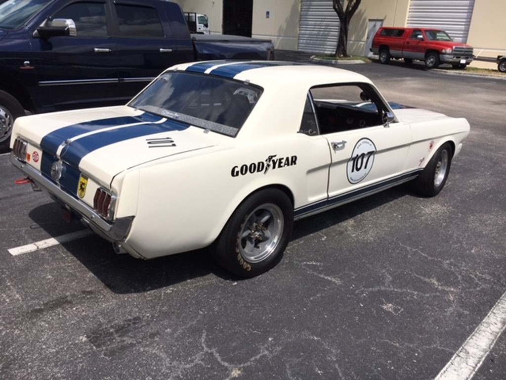Ford Mustang 