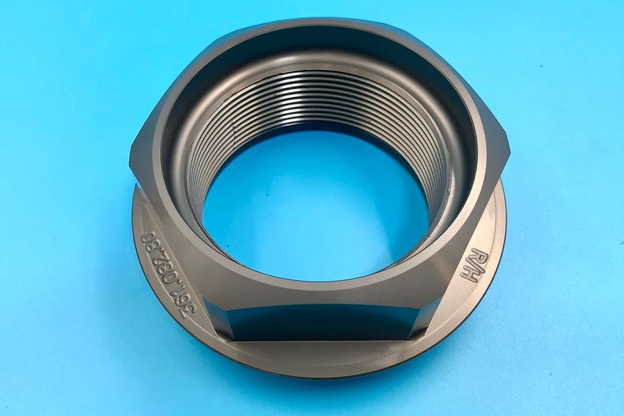 CENTRE LOCK NUT 1973/74 RSR RIGHT-HAND THREAD